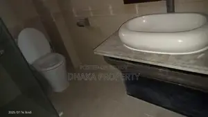 গুলশানে ৩৭০০-বর্গফুট ৪-বেডরুমের ২-কার পার্কিং সুবিধাসহ চমৎকার ফ্ল্যাট ভাড়া