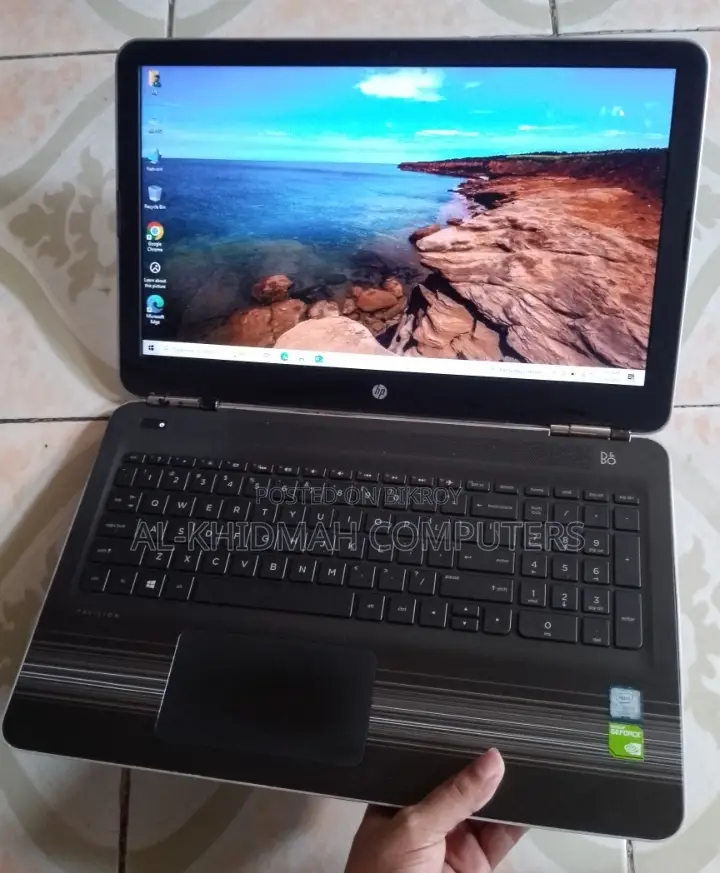 HP Core i3 7th Gen Ultra Slim Laptop, 2GB Dedicated Graphics, 15.6" inch