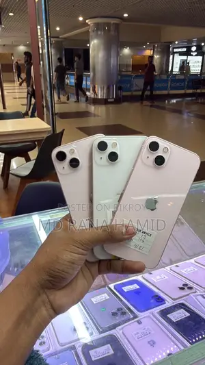 Apple iPhone 13 . (Used)