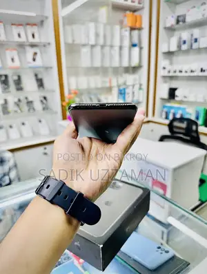 Apple iPhone 11 Pro Full Box+Box Charge (Used)