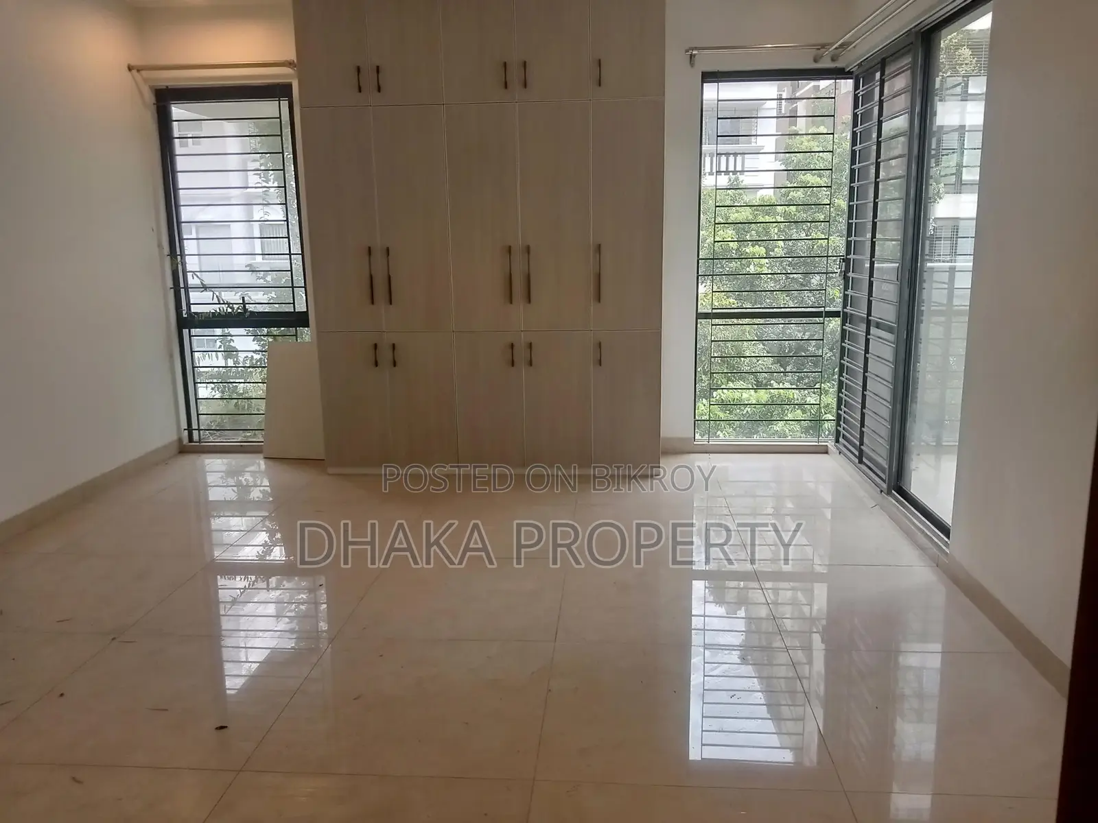 Semi-Furnished Luxurious Apartment Rent in Banani