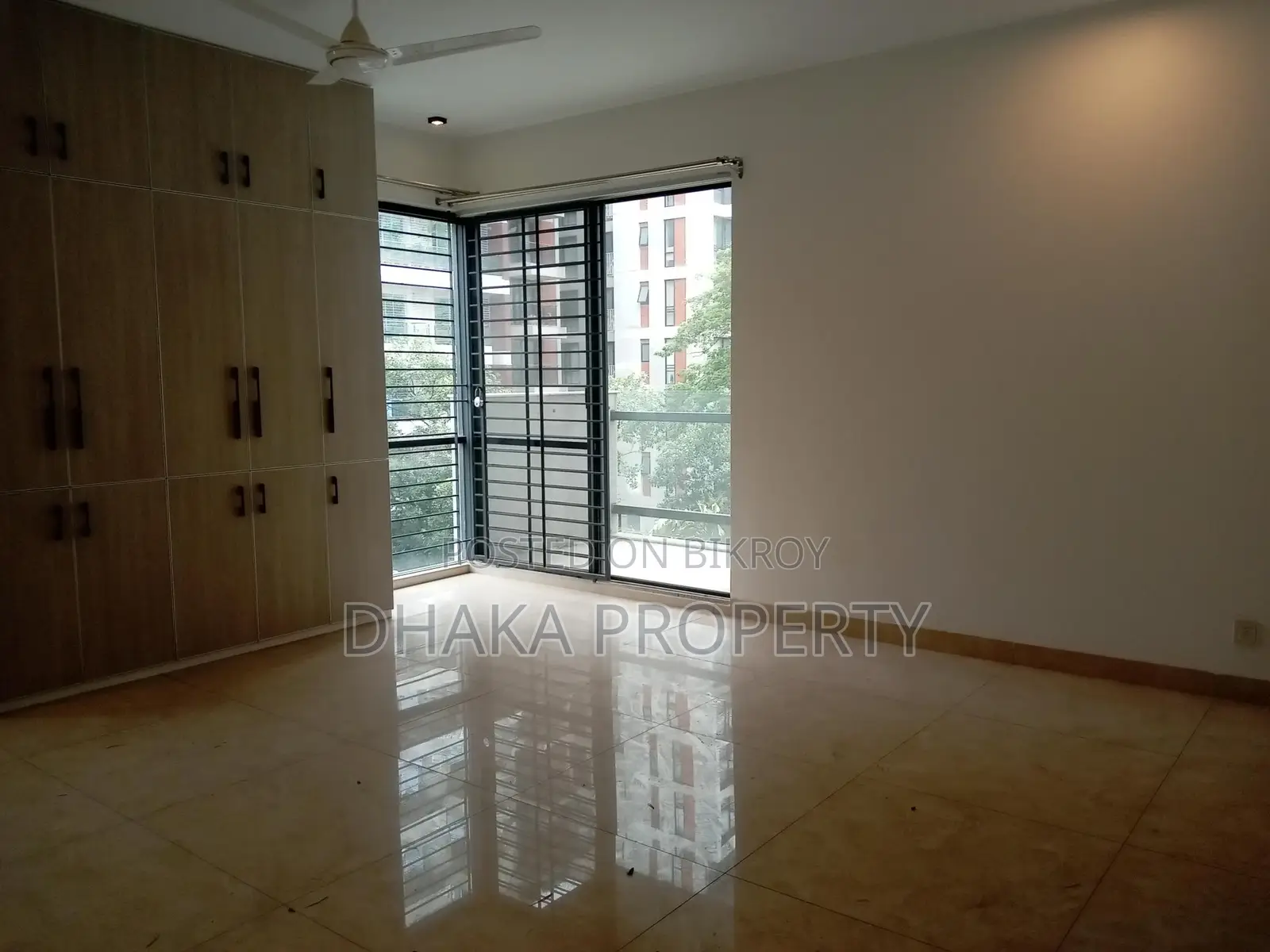 Semi-Furnished Luxurious Apartment Rent in Banani