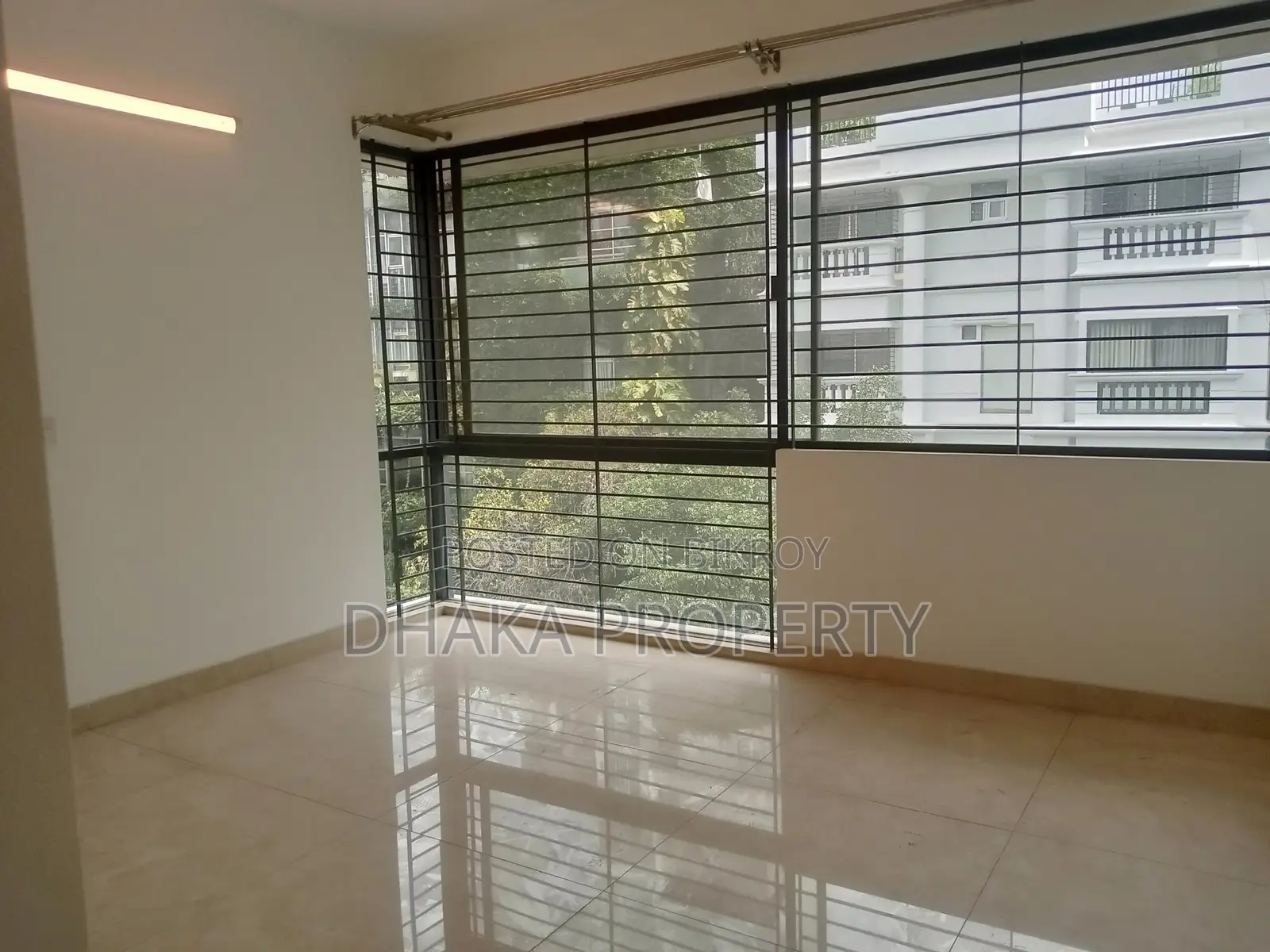 Semi-Furnished Luxurious Apartment Rent in Banani