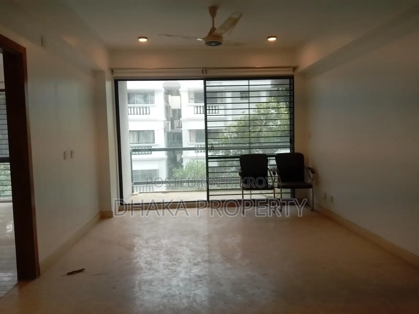 Semi-Furnished Luxurious Apartment Rent in Banani
