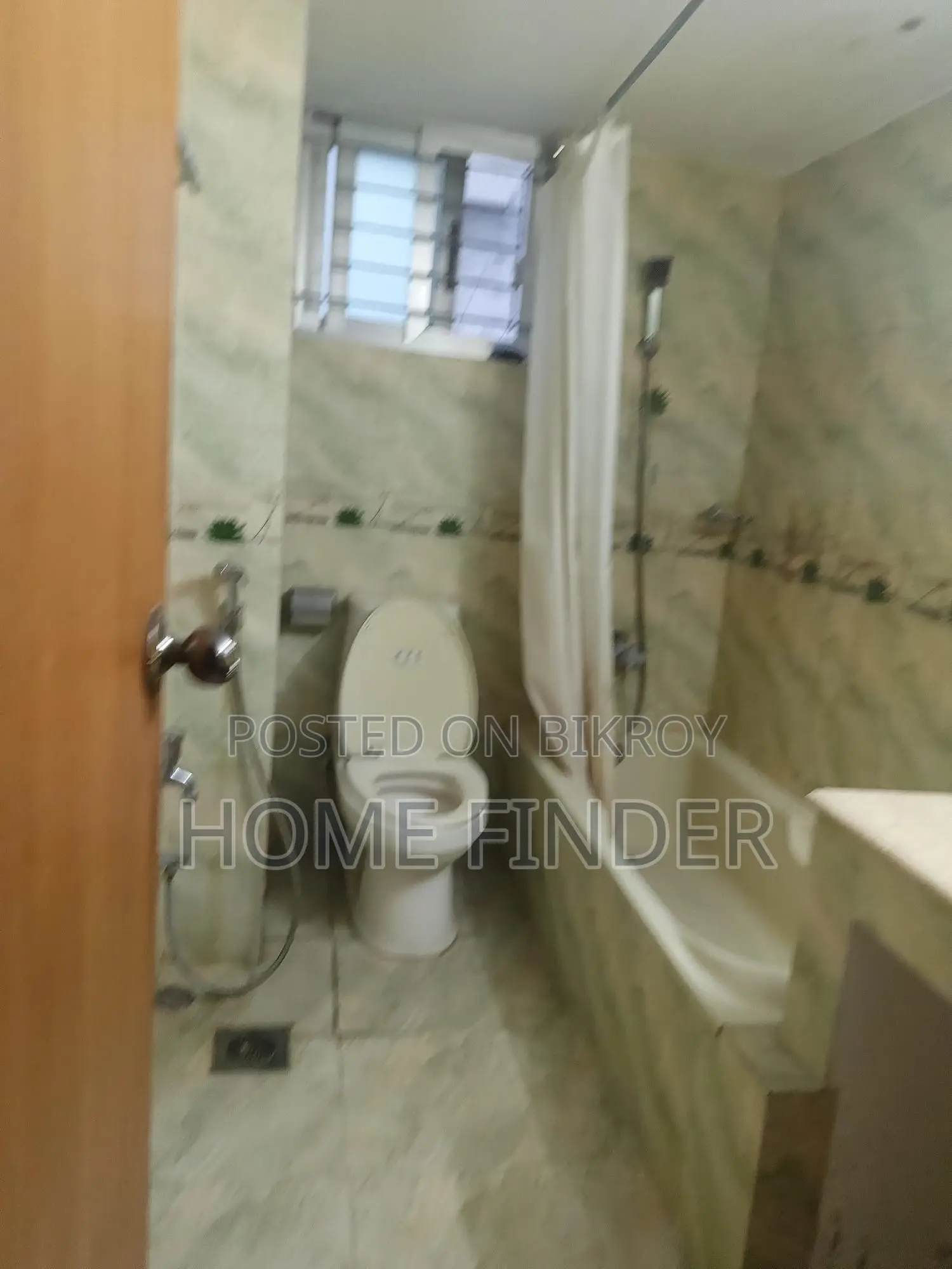 Offering You An Excellent 2500 Sq Ft Flat For Rent In Gulshan 2