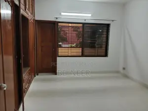 very nice looking 3 Bed room apt rent in Gulshan