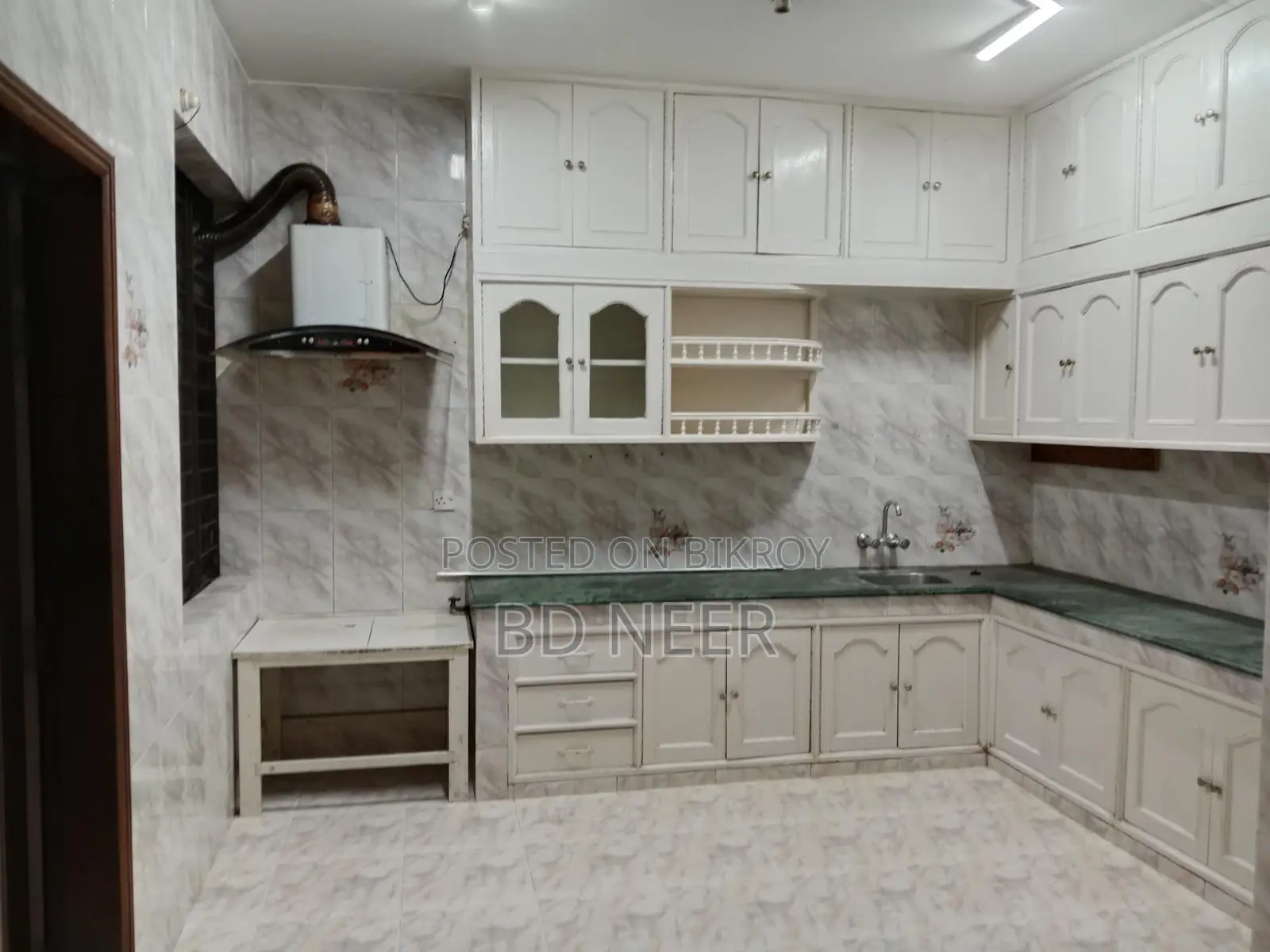 very nice looking 3 Bed room apt rent in Gulshan