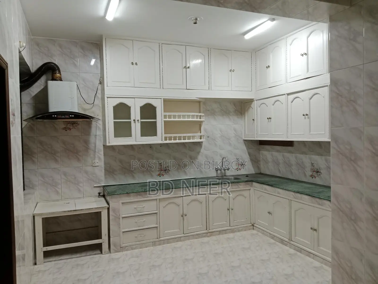 very nice looking 3 Bed room apt rent in Gulshan