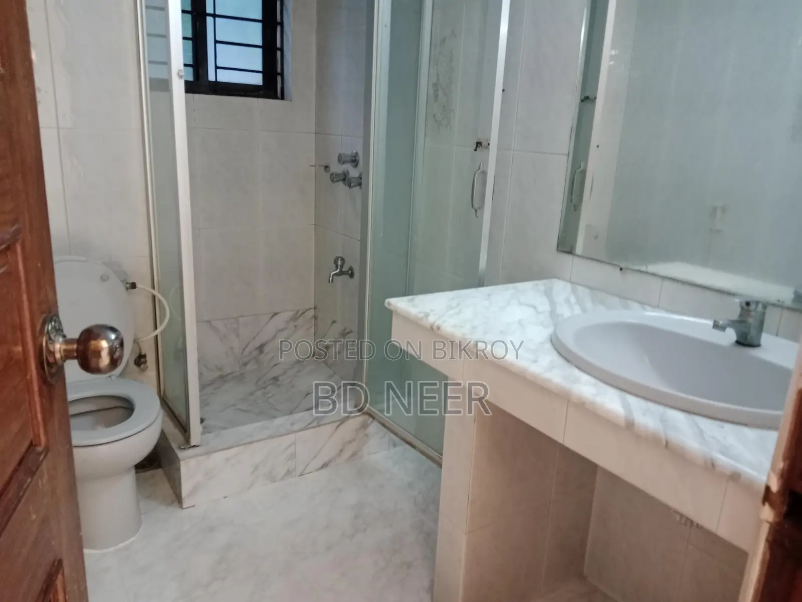 very nice looking 3 Bed room apt rent in Gulshan