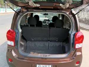 টয়োটা পোর্টে ধূসর ২০১৫
