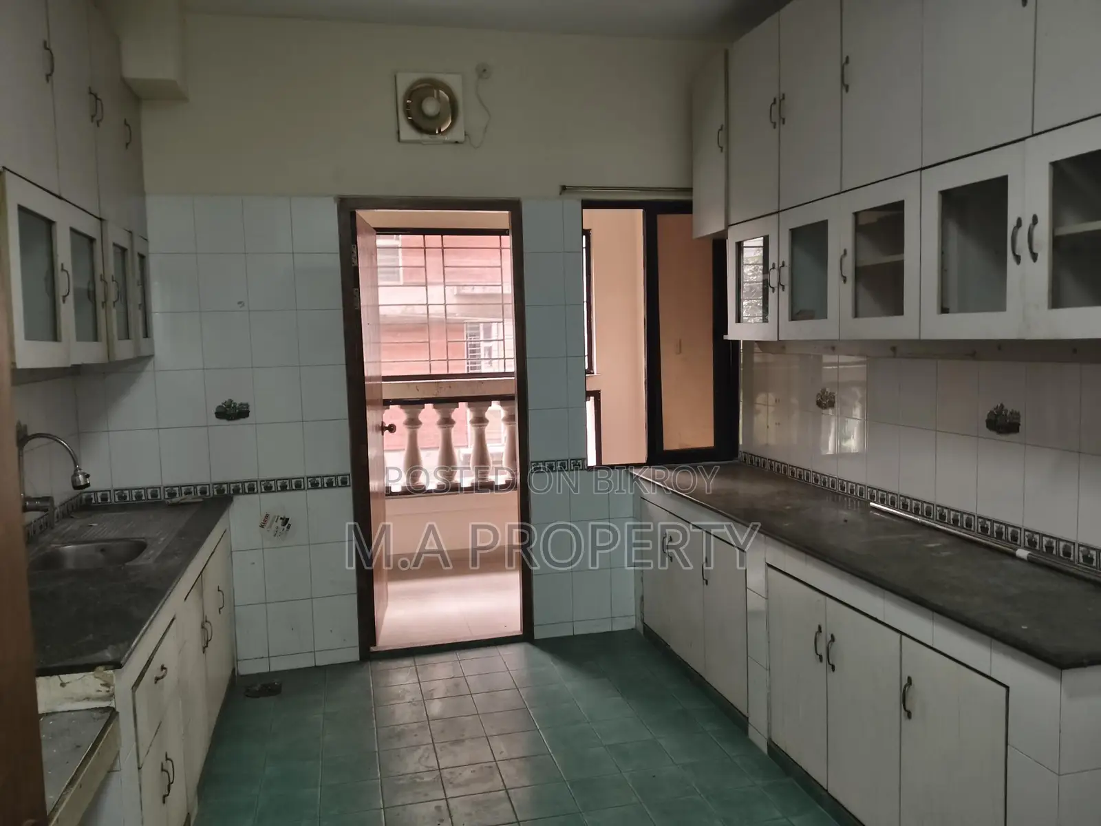 Gulshan-1 finished 3-Bed Apartment Rent