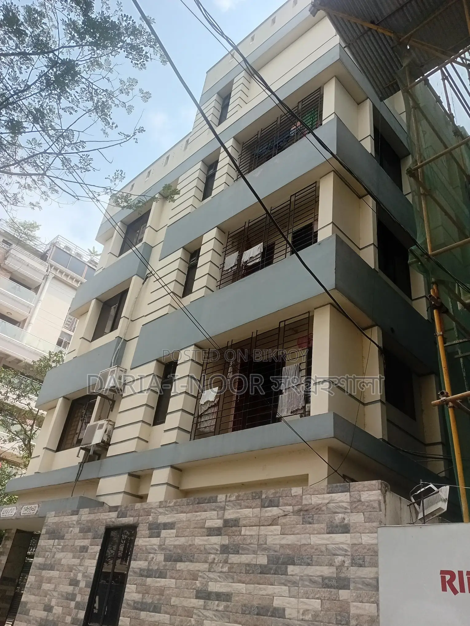 Four houses on a 7-story plan on 3 kathas with Duplex facilities in Bashundhara Block G