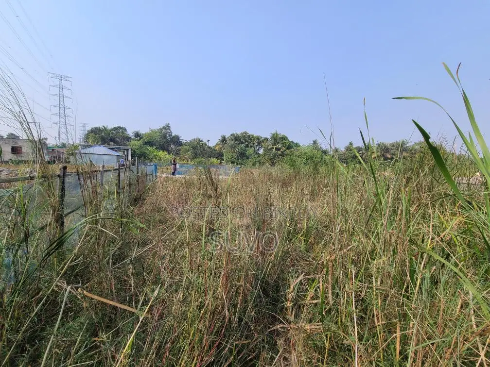 Clear title land for sale on an urgent basis.