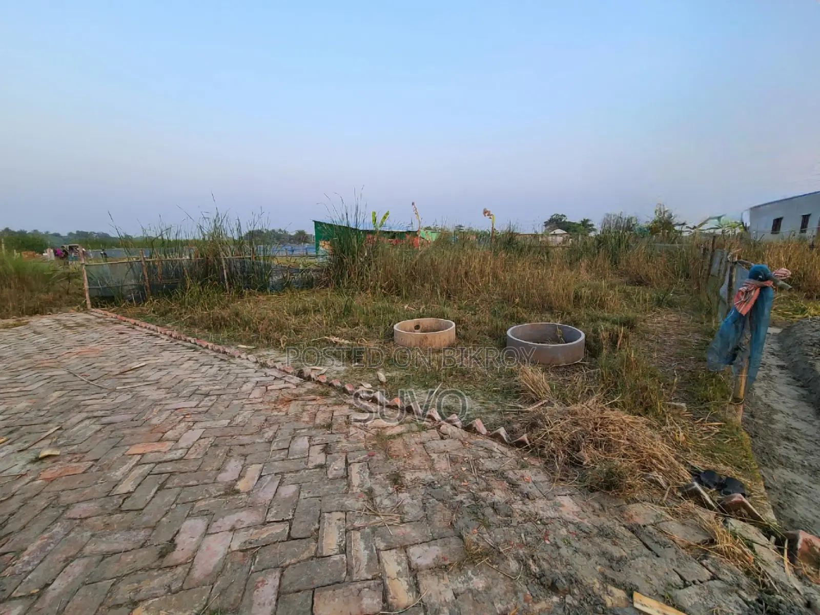 Clear title land for sale on an urgent basis.