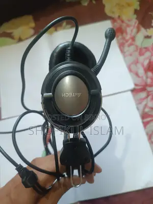 Headphone হেডফোনটি জরুরি বিক্রি করা হবে মাত্র ৫ দিনের ব্যবহৃত”