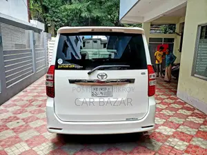 Toyota Noah SI GRADE PUSH 2013