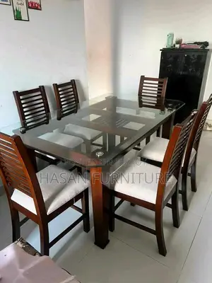 স্টাইলিশ এক্সক্লুসিভ ডাইনিং টেবিল
