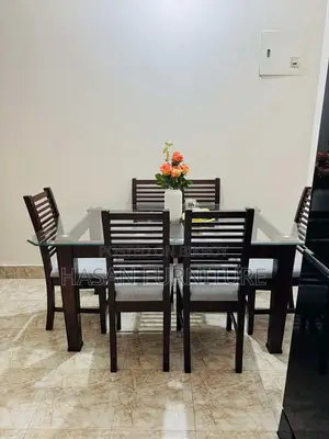 স্টাইলিশ এক্সক্লুসিভ ডাইনিং টেবিল