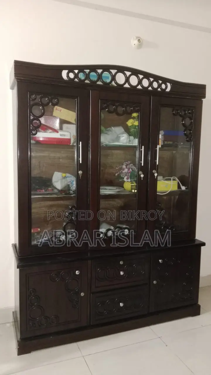 সোকেস বিক্রি হবে