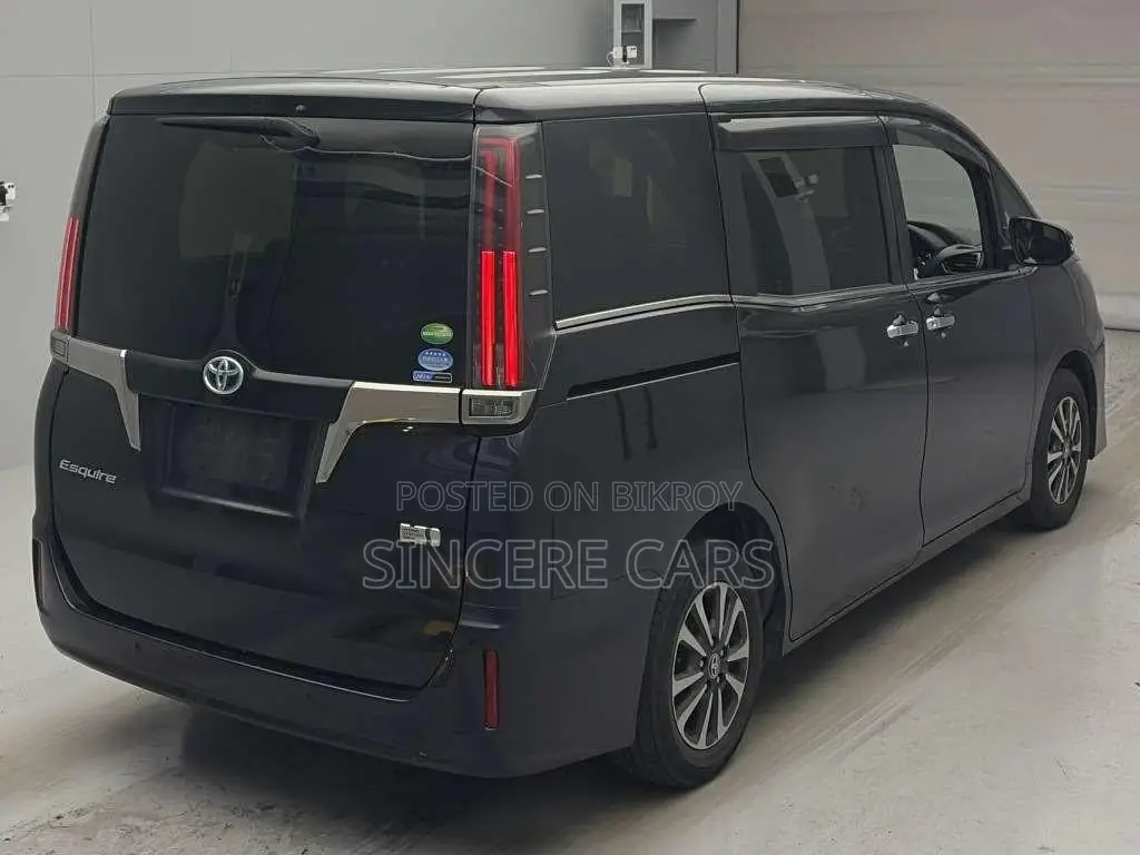 Toyota Esquire GI PREMIUM HYBRID 2021