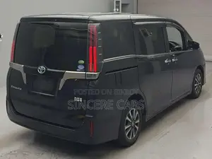 Toyota Esquire GI PREMIUM HYBRID 2021