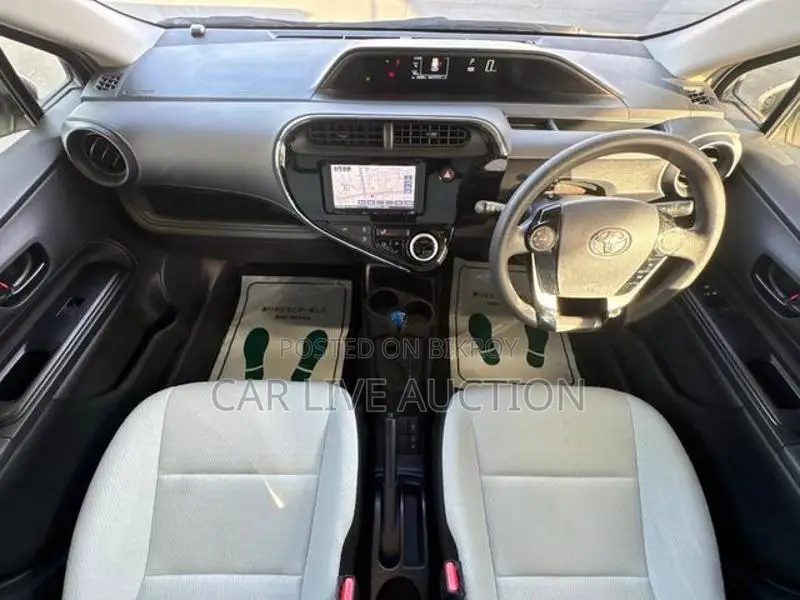 Toyota Aqua Hybrid S package 2021