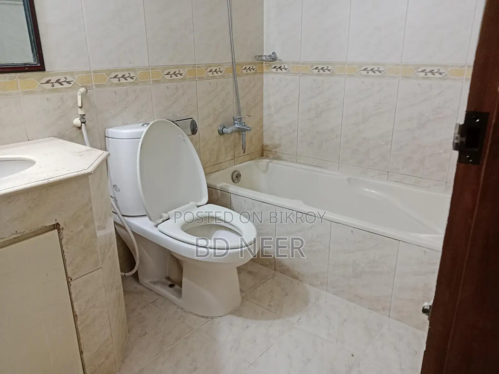 Nice looking unfurnish 4 Bed room apt rent in banani
