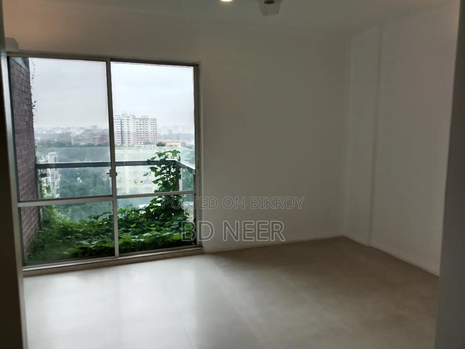 lake view 4 Bed room apt rent in Gulshan 2 North side