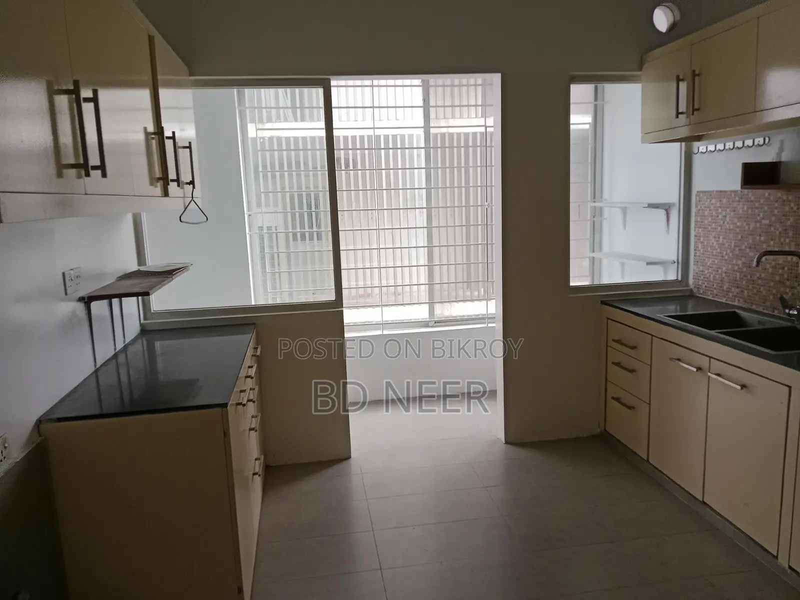 lake view 4 Bed room apt rent in Gulshan 2 North side