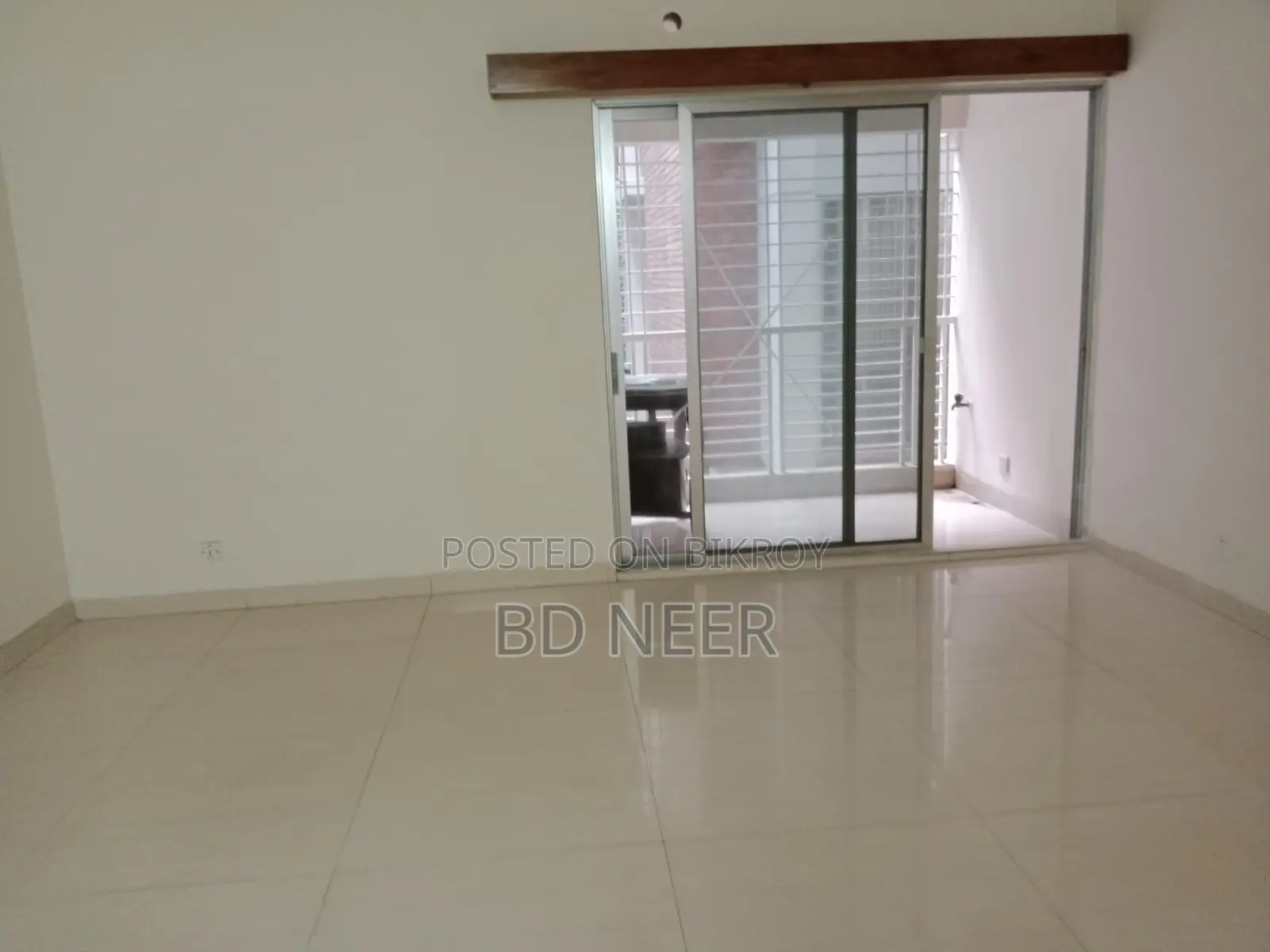lake view 4 Bed room apt rent in Gulshan 2 North side