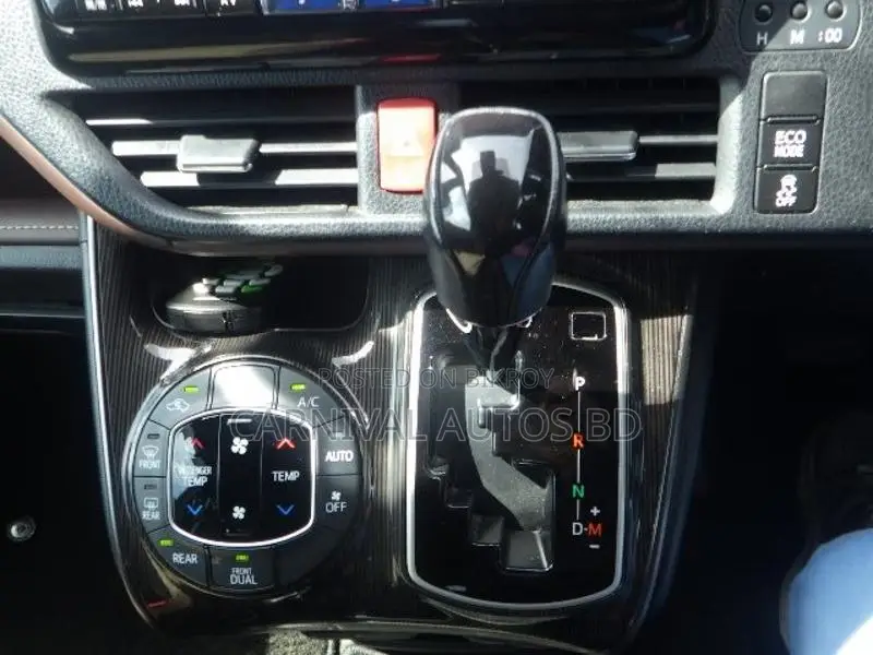 Toyota Esquire GI PREMIUM 2020