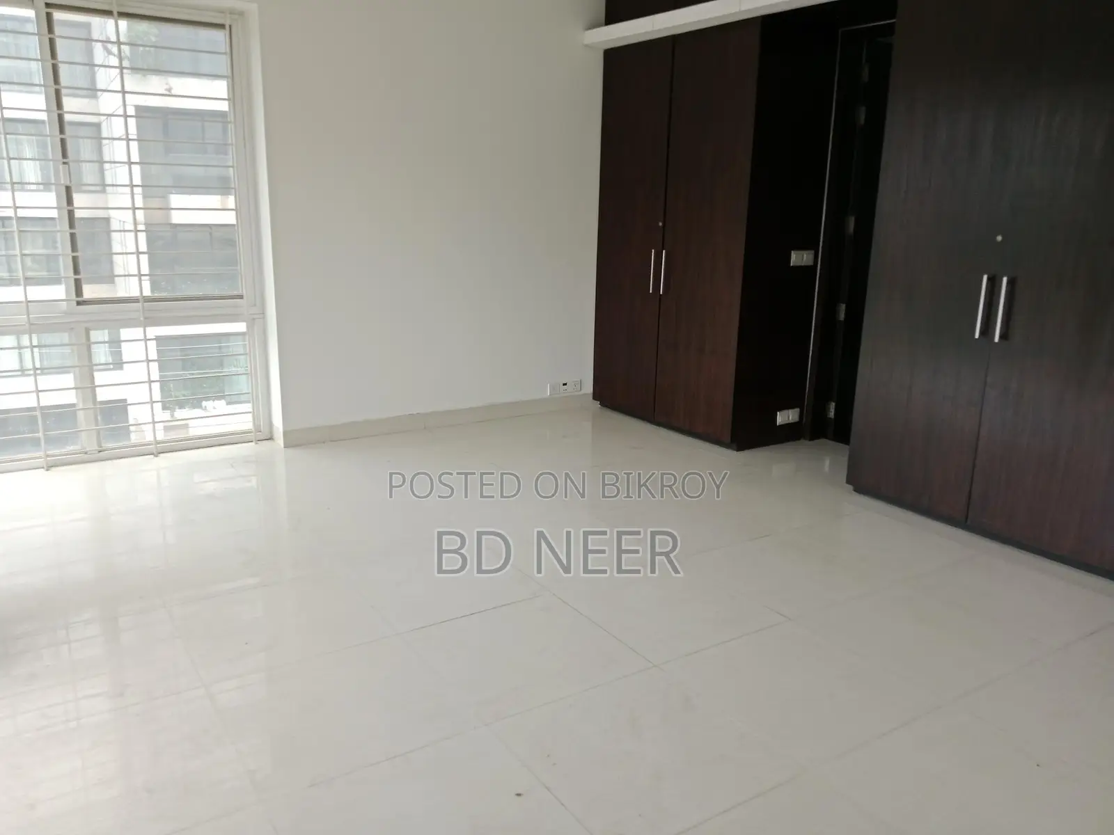 lake view 4 Bed room apt rent in Gulshan 2 North side
