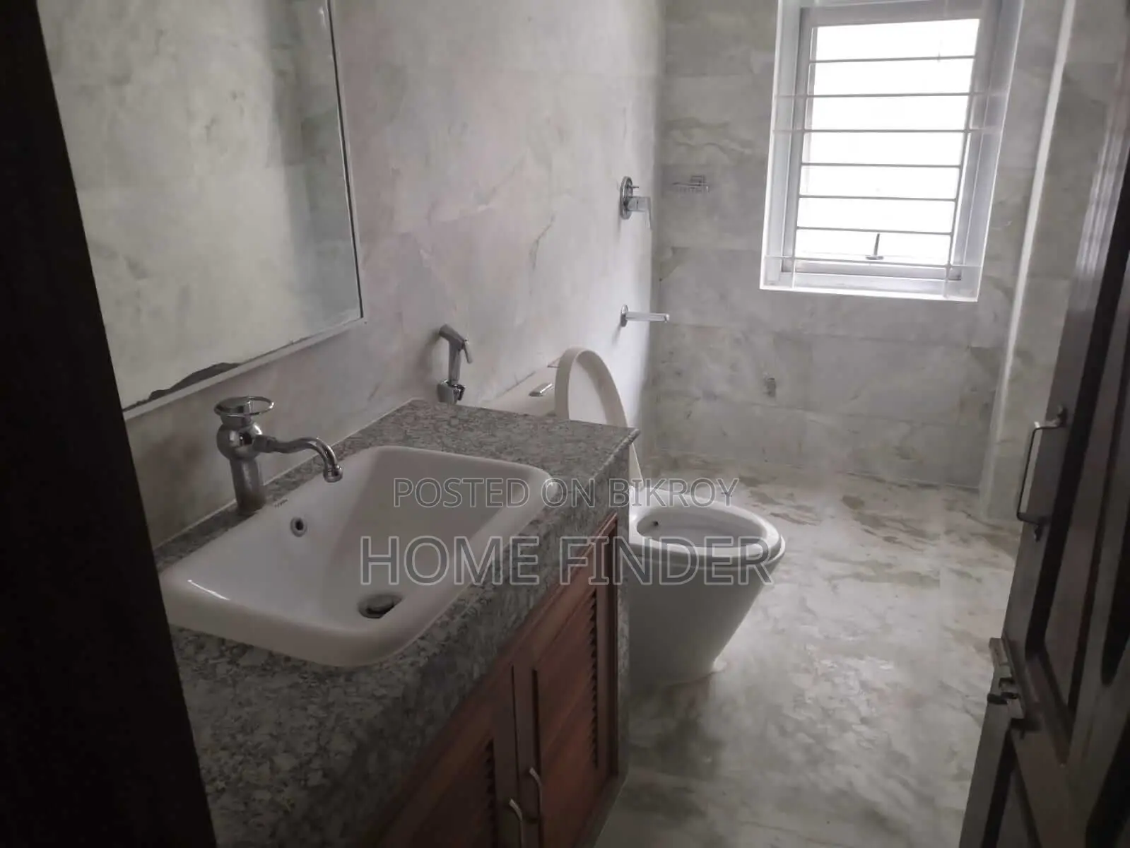 3Bed-2800 SqFt Apt: (TO-LET) In GULSHAN 2