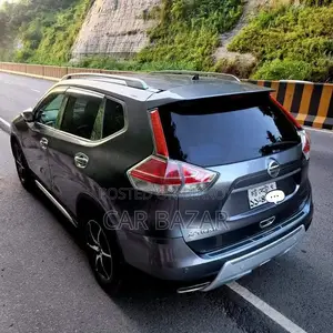 নিসান এক্স-ট্রেইল প্যানোরামিক সানরুফ ২০১৬