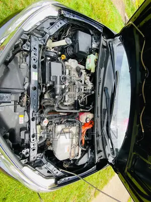 Toyota Fielder Hybrid 2018