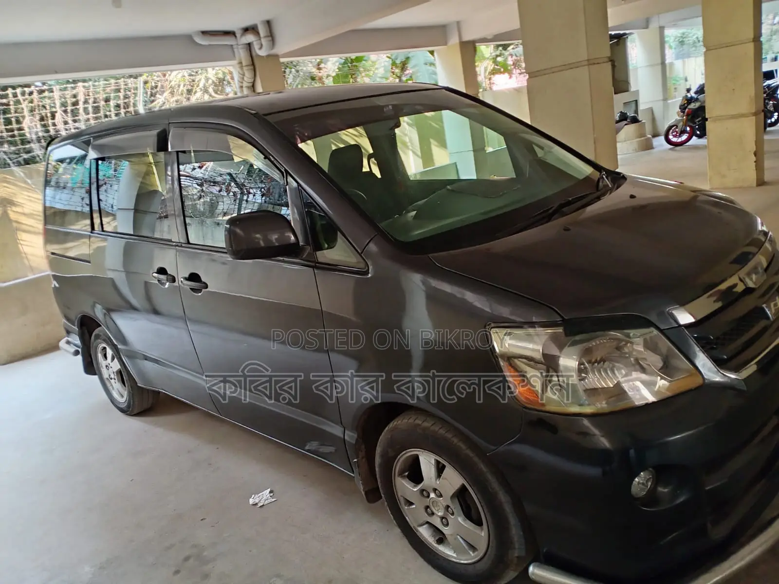 Toyota Noah x 2003