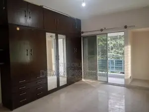 4-Bedrooms Exclusive Apartment Rent in Gulshan -2