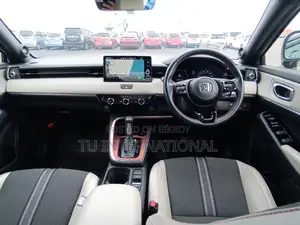 Honda Vezel E:HEV PLAY MOONROOF 2021