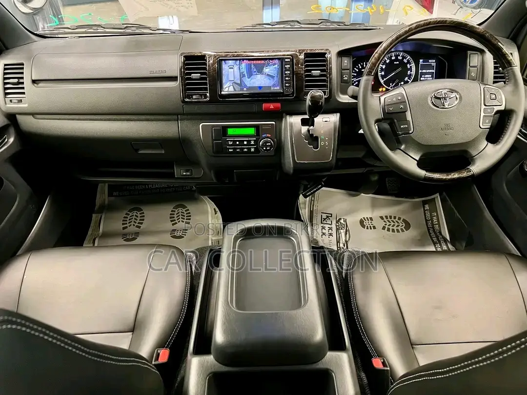 Toyota Hiace Super GL 2021