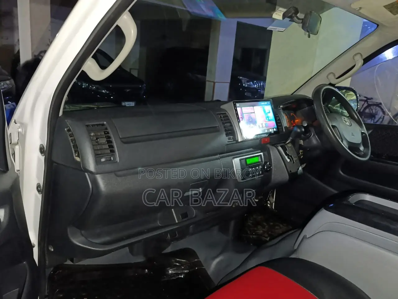 Toyota Hiace SUPER GL REGUIS AC 2018