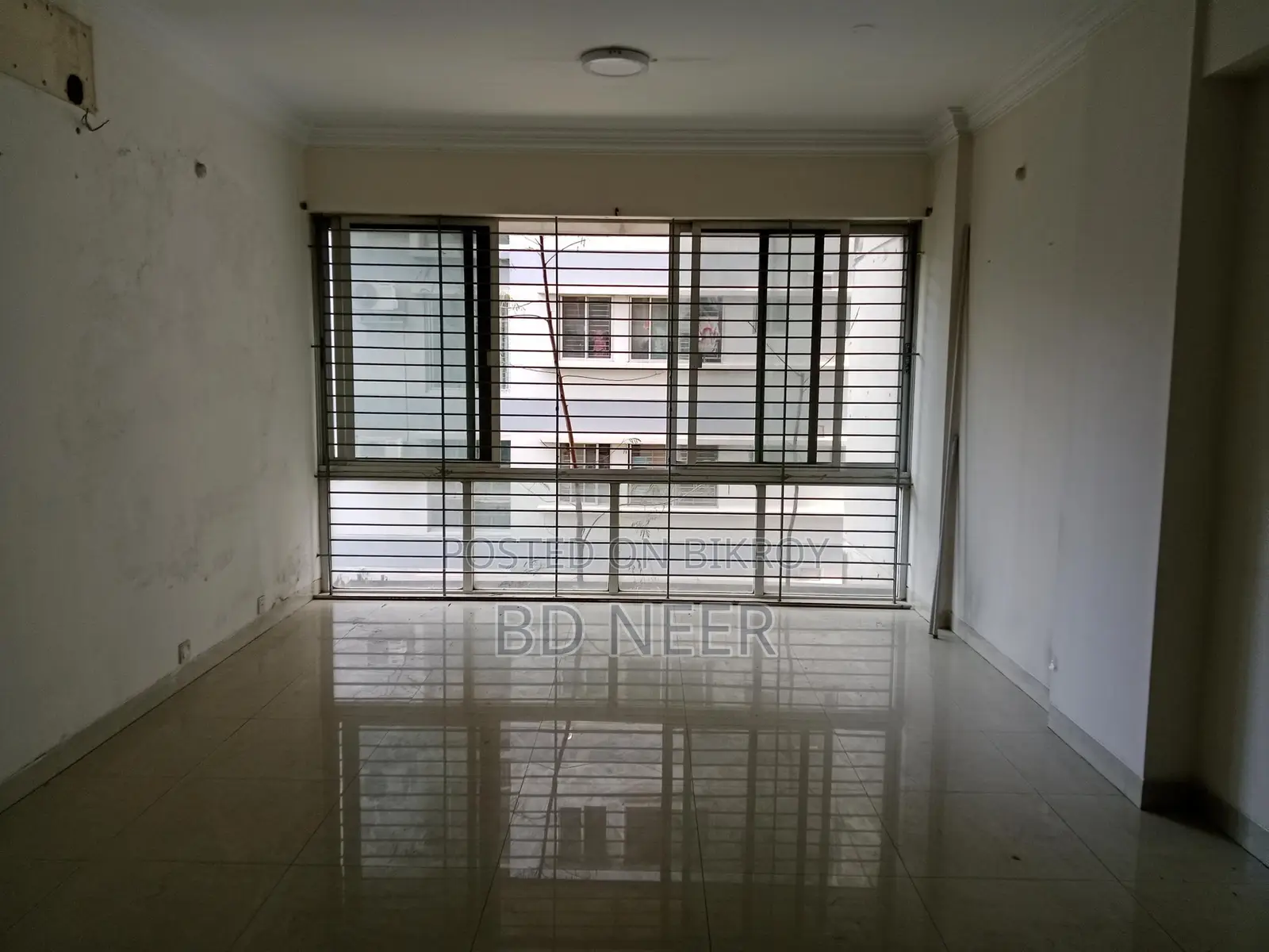 nice looking 2800 sft 4 Bed room apt available in banani North