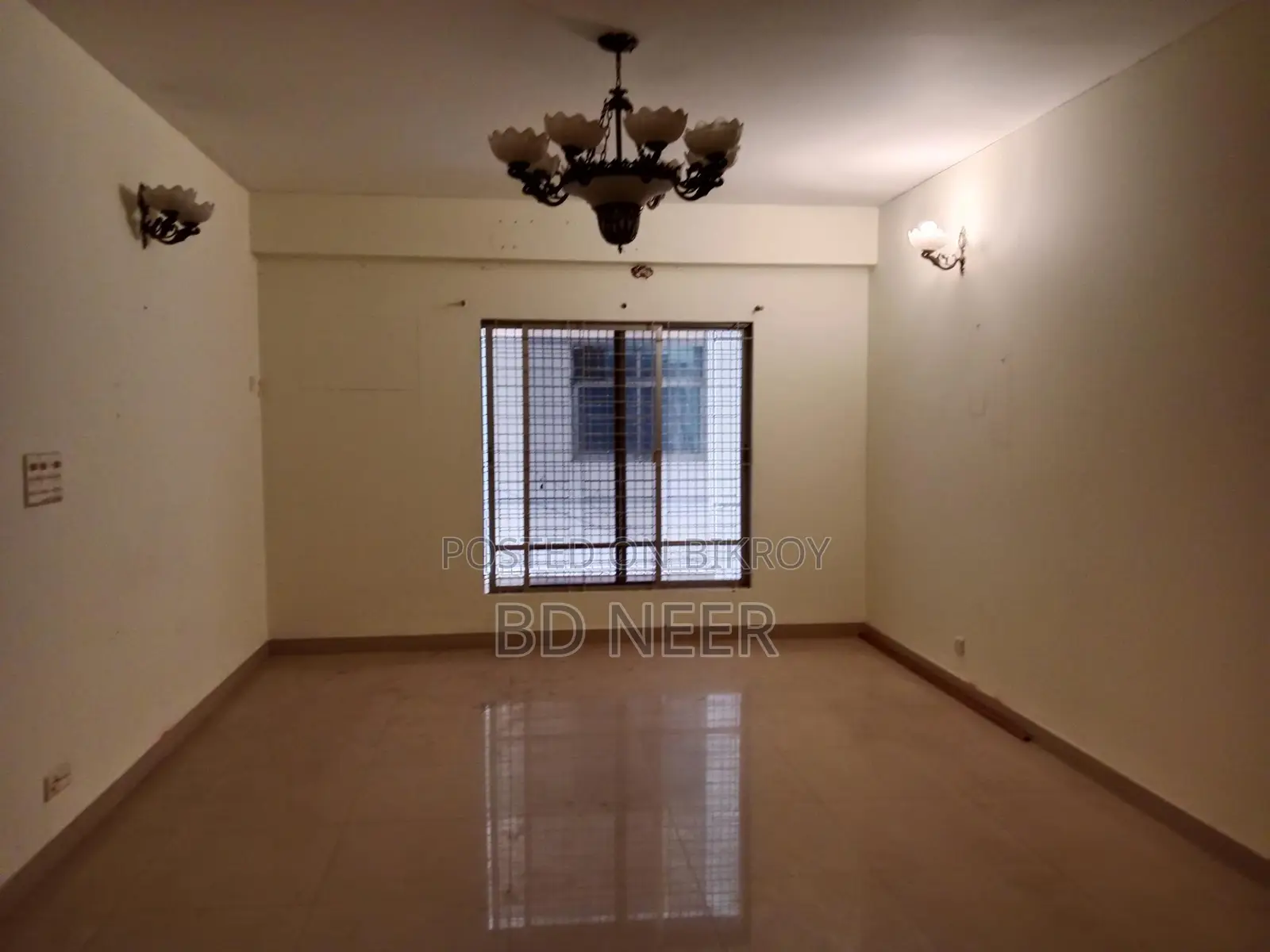 nice looking unfurnish 3 Bed room apt rent in banani North