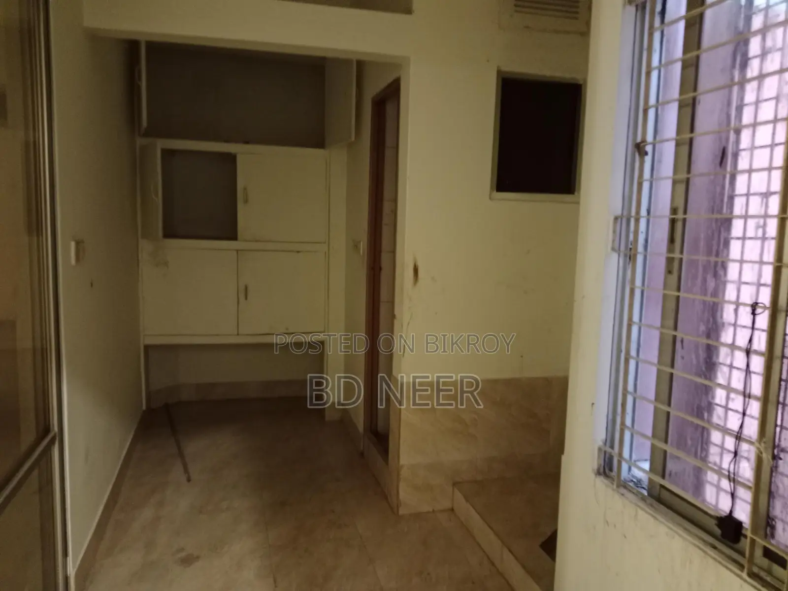 nice looking unfurnish 3 Bed room apt rent in banani North