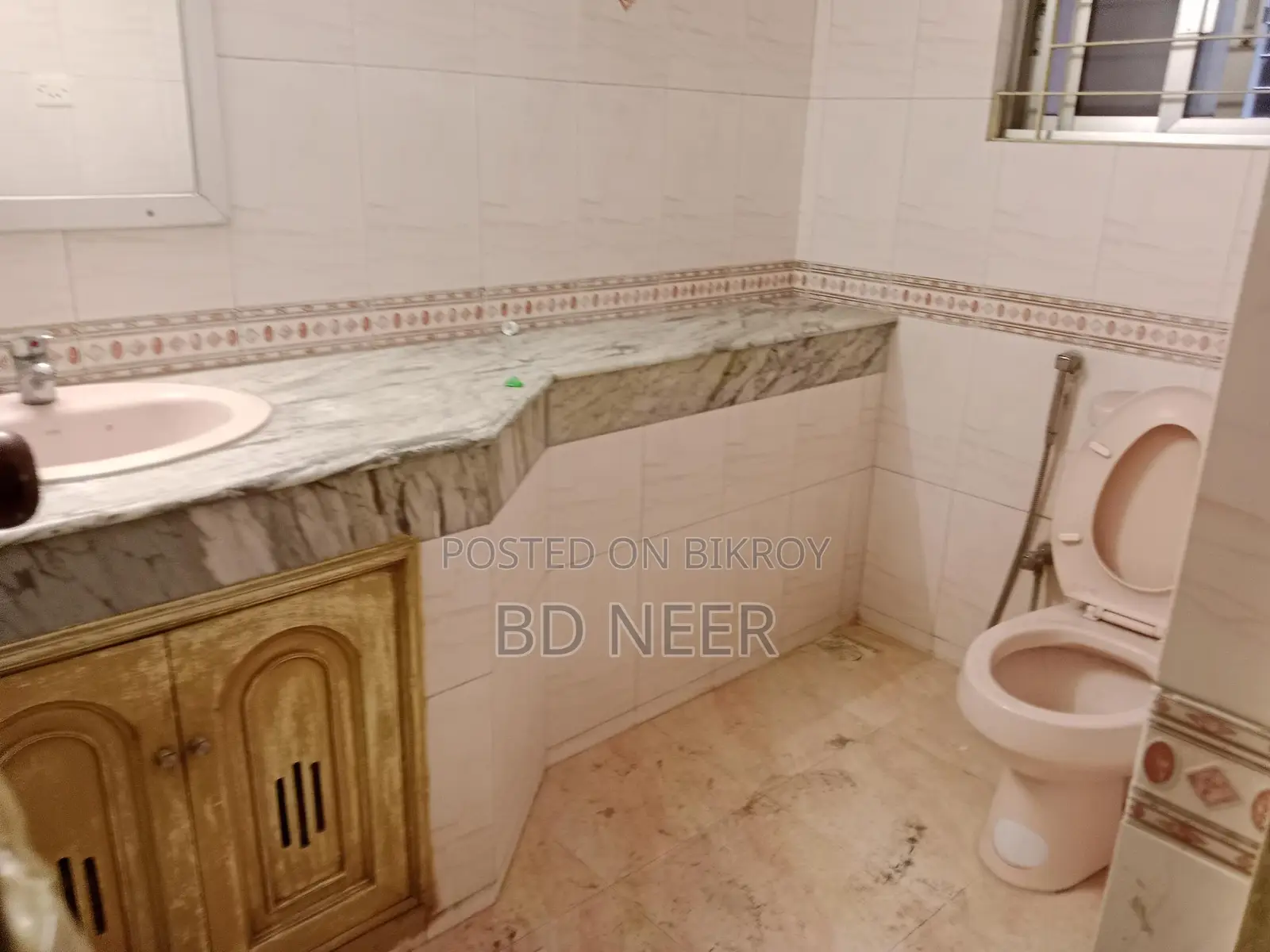 nice looking unfurnish 3 Bed room apt rent in banani North