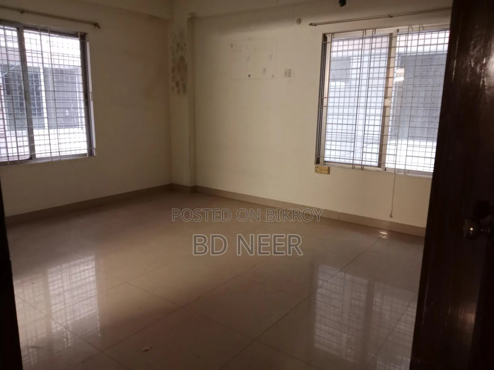 nice looking unfurnish 3 Bed room apt rent in banani North
