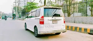 টয়োটা নোয়া সানরুফ মুনরুফ ২০১১