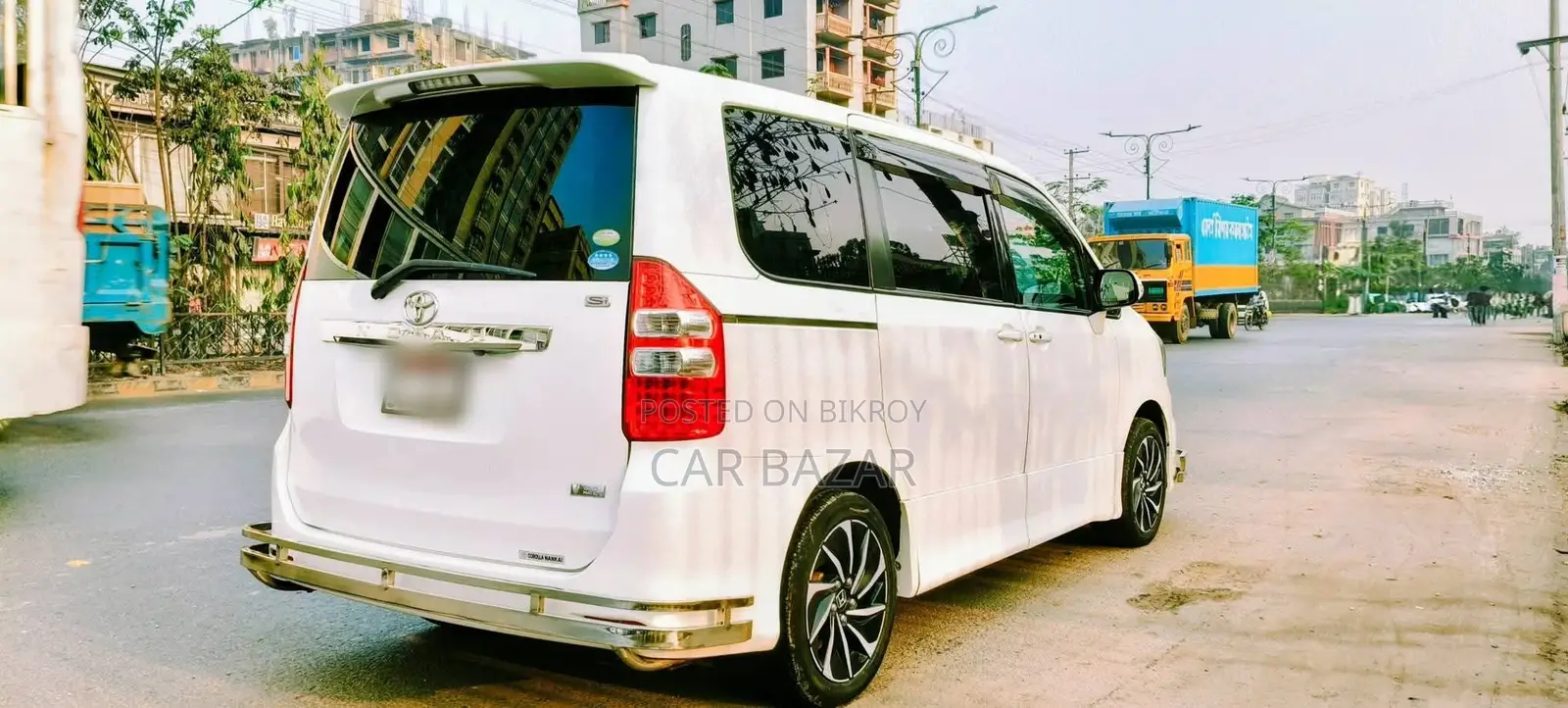 টয়োটা নোয়া সানরুফ মুনরুফ ২০১১