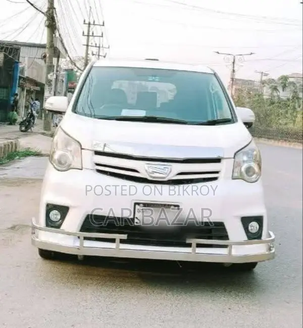 টয়োটা নোয়া সানরুফ মুনরুফ ২০১১