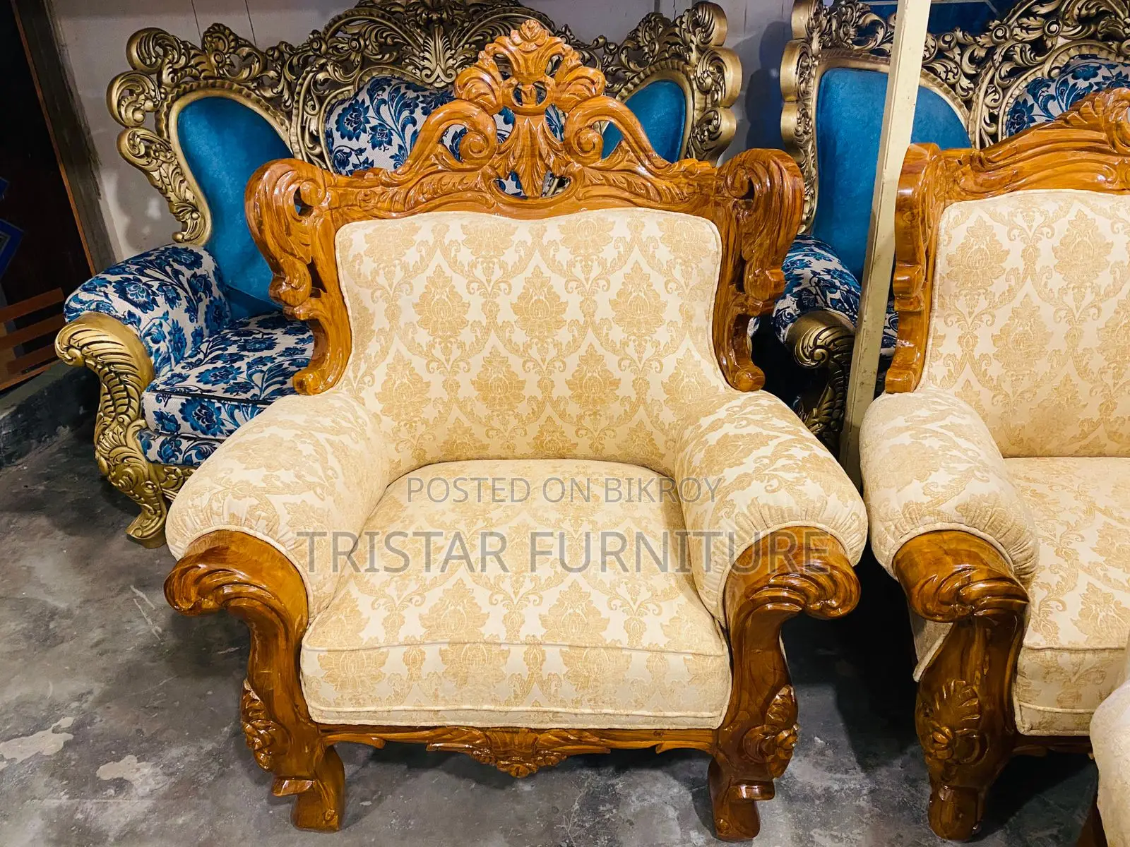 Exquisitely Designed 6-Seater Teak Wood Sofa Set