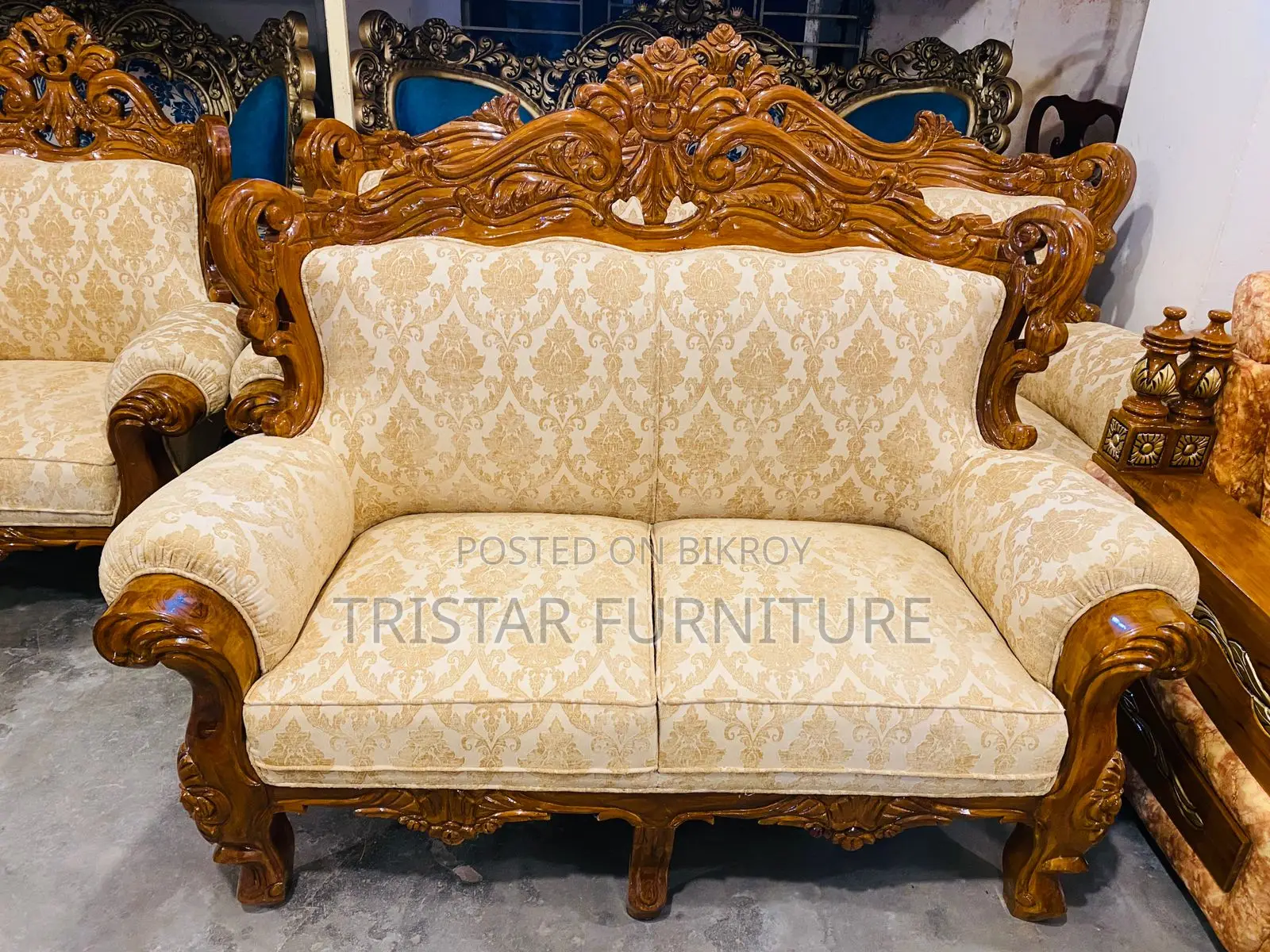Exquisitely Designed 6-Seater Teak Wood Sofa Set